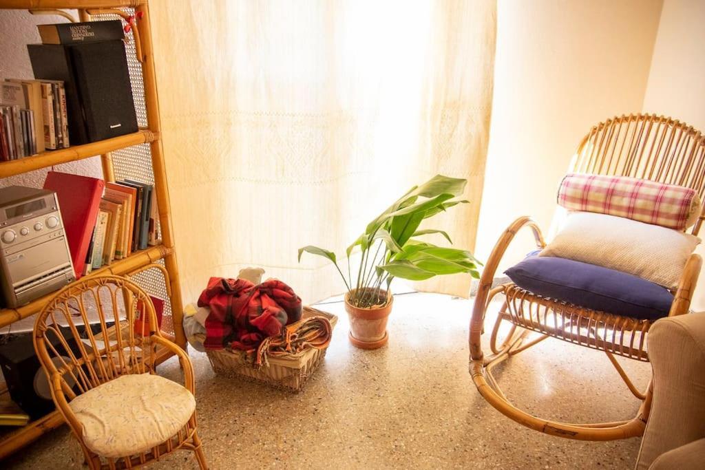 Pop In! Sunny 2Bdr Apt Cagliari Near The Beach Ngoại thất bức ảnh